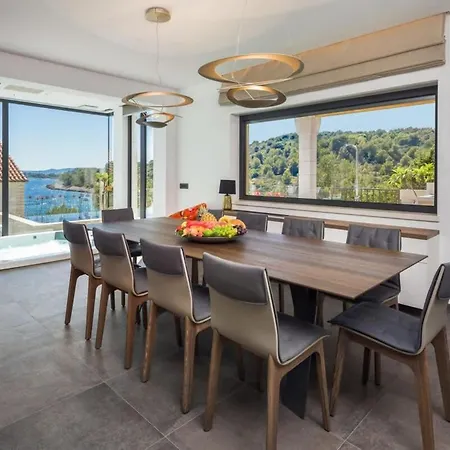 فيلة Magnificent Deluxe With Jacuzzi And Steam *