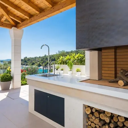 Magnificent Deluxe With Jacuzzi And Steam Villa