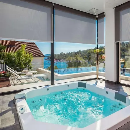 Magnificent Deluxe With Jacuzzi And Steam Trogir
