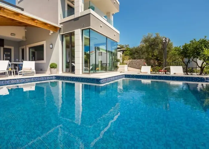 Magnificent Deluxe With Jacuzzi And Steam * Трогир