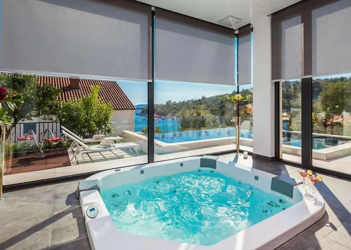 Magnificent Deluxe With Jacuzzi And Steam Трогир