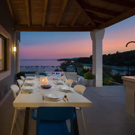 Magnificent Deluxe With Jacuzzi And Steam Villa *