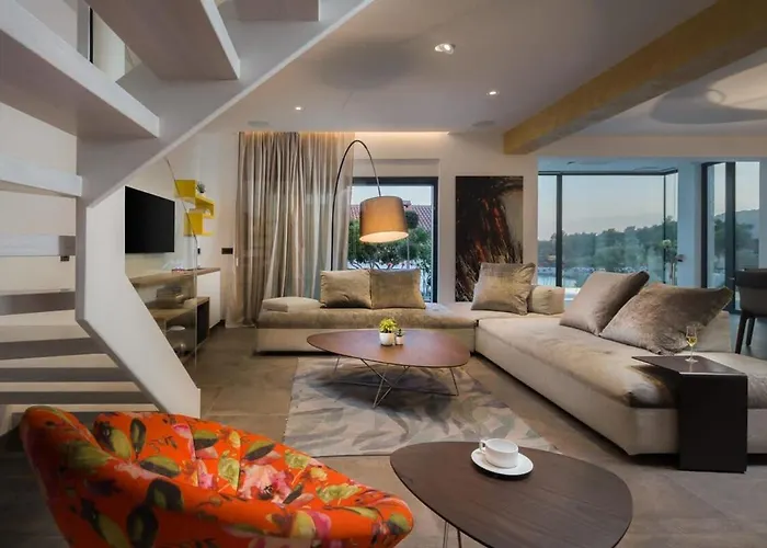Magnificent Deluxe With Jacuzzi And Steam Villa