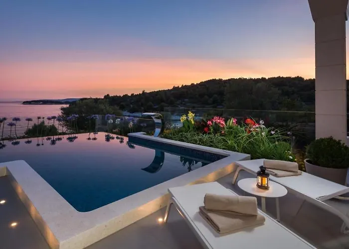 Magnificent Deluxe With Jacuzzi And Steam Trogir