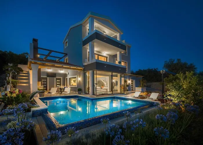 Villa Magnificent Deluxe With Jacuzzi And Steam