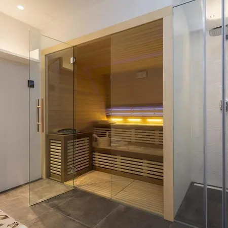 Vila Magnificent Deluxe With Jacuzzi And Steam