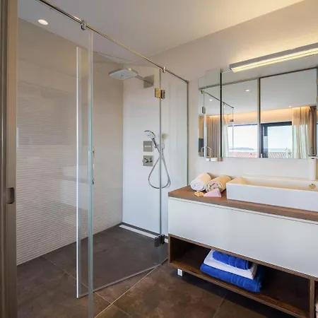 Vila Magnificent Deluxe With Jacuzzi And Steam Trogir