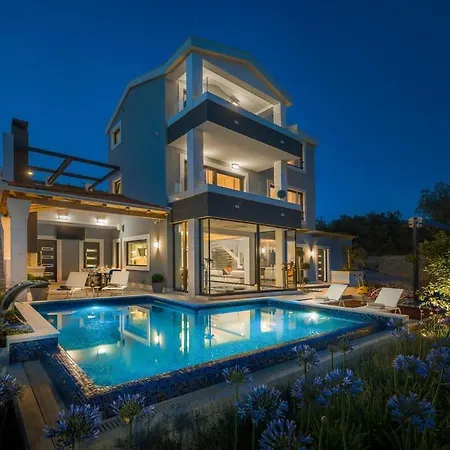 Vila Magnificent Deluxe With Jacuzzi And Steam